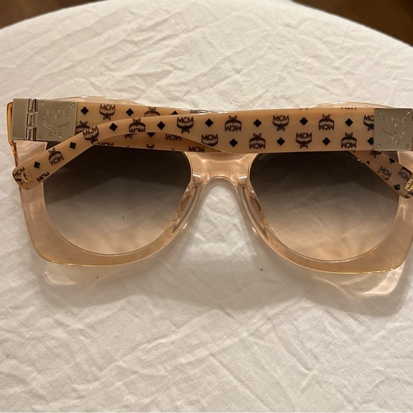 MCM Authentic/Pre-loved, oversized frames. MCM on the arms of glasses. - Picture 4 of 4